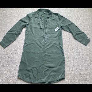Cute Casual Army Green Denim Shirt Dress, NWT. SzM.Wear with white or brown.💕🔥